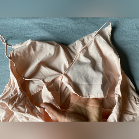 Lululemon wake and flow tank - Picture 7 of 7